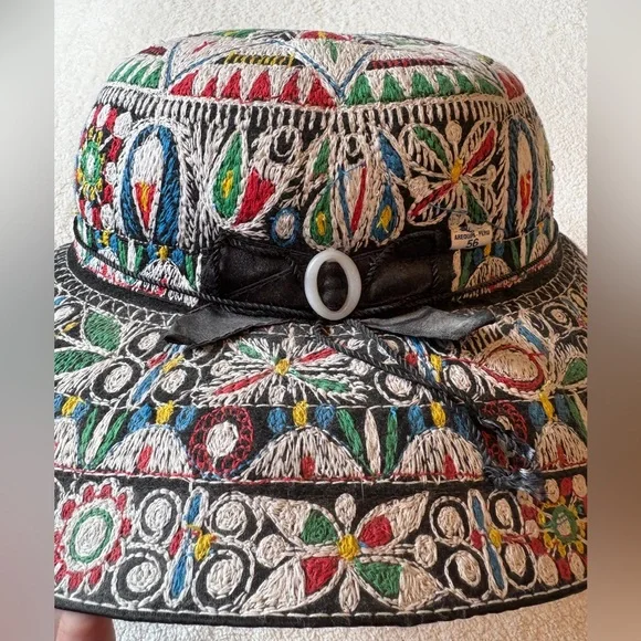 Traditional Peruvian Hand Embroidered Hat, from Arequipa. Gorgeous Detail - Picture 3 of 5
